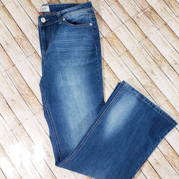 lei Denim - LEI Sophie hipster Flare jeans